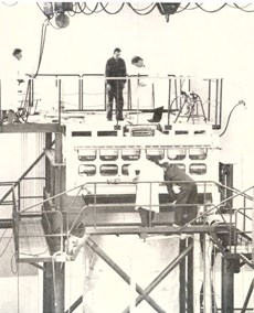 Arbete på toppen av nolleffekt-reaktorn, R0.